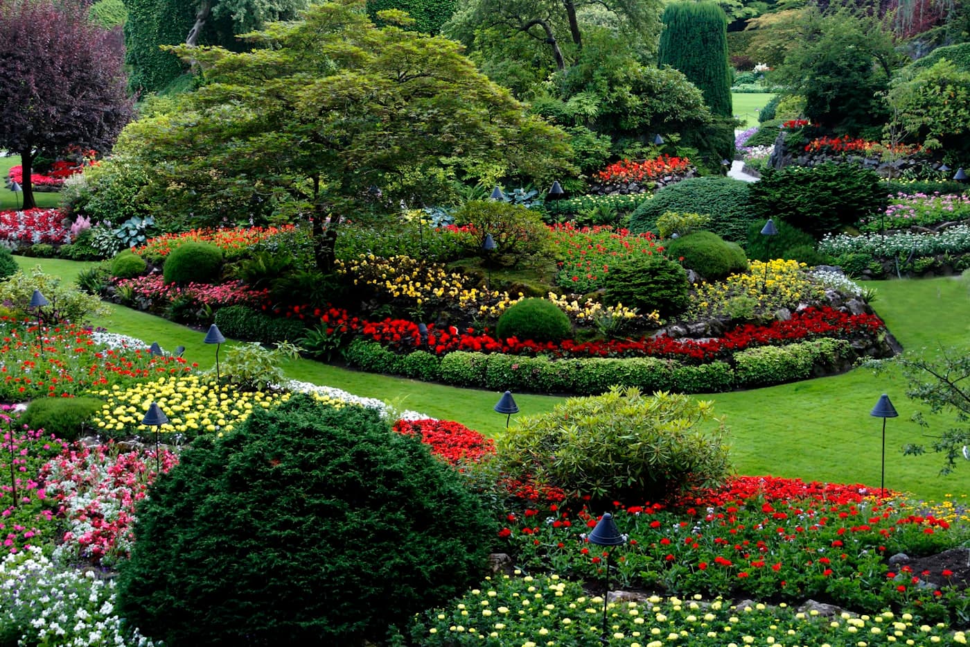 Gartenanlage mit Wegen